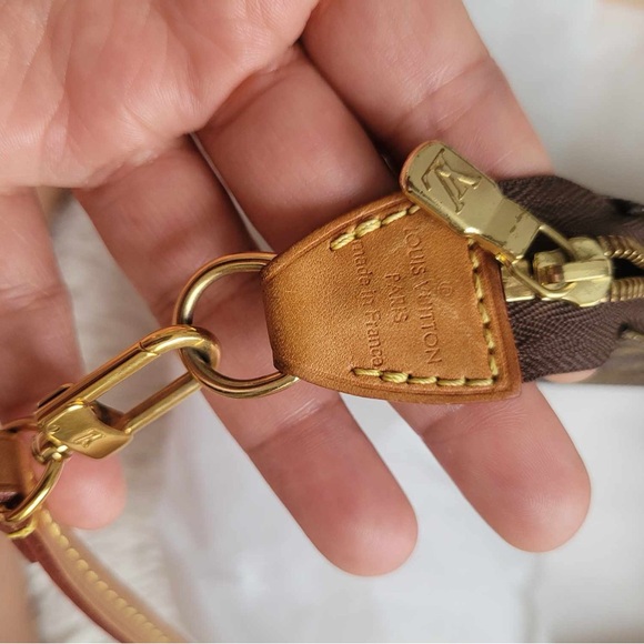 Louis Vuitton Monogram Pochette Accessories Purse - Picture 7 of 13